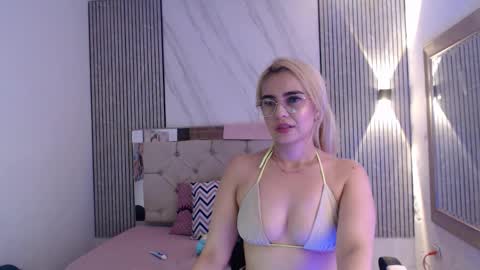 julieta__fox_ online show from February 21, 2:23 am