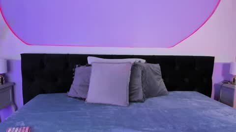 Snapshot of julieta_cortes__ chatting on November 20, 12:16 pm Julieta online show from November 20, 12:16 pm