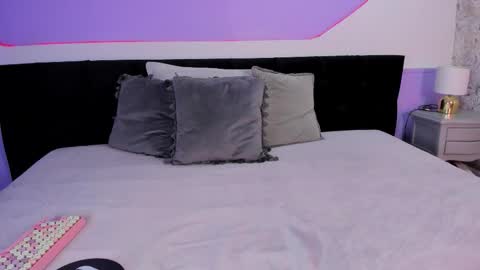 Snapshot of julieta_cortes__ chatting on November 22, 12:15 pm Julieta online show from November 22, 12:15 pm