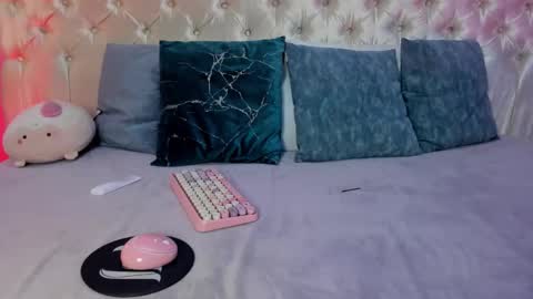 Snapshot of julieta_cortes__ chatting on December 16, 11:59 am Julieta online show from December 16, 11:59 am