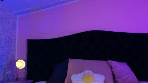 Snapshot of julieta_cortes__ chatting on June 1, 12:29 pm Julieta online show from June 1, 12:29 pm