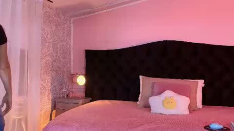 Snapshot of julieta_cortes__ chatting on June 13, 12:14 pm Julieta online show from June 13, 12:14 pm