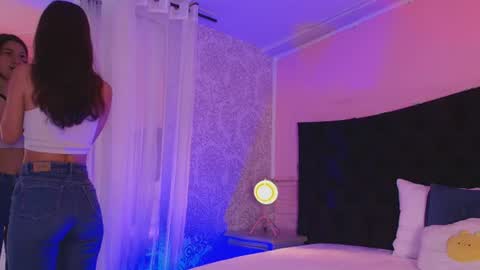 Snapshot of julieta_cortes__ chatting on July 8, 12:09 pm Julieta online show from July 8, 12:09 pm