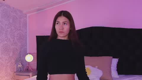 Snapshot of julieta_cortes__ chatting on July 22, 11:57 am Julieta online show from July 22, 11:57 am