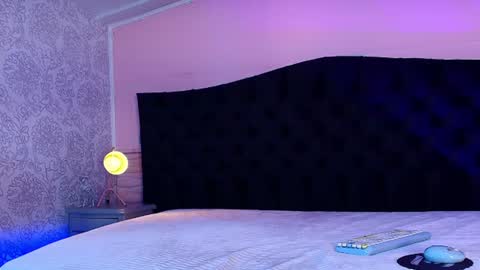 Snapshot of julieta_cortes__ chatting on July 31, 12:04 pm Julieta online show from July 31, 12:04 pm