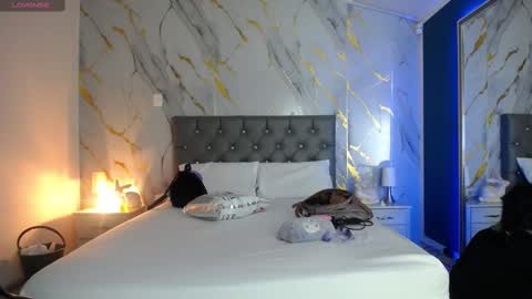 Snapshot of julieta_de_los_angeles chatting on February 19, 3:39 am Julieta online show from February 19, 3:39 am