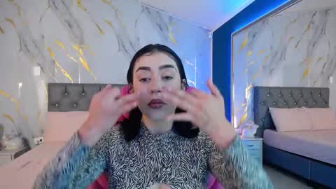 Snapshot of julieta_de_los_angeles chatting on February 21, 3:56 am Julieta online show from February 21, 3:56 am