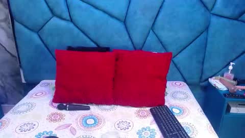 Snapshot of julieta_diamond chatting on March 22, 2:26 am Julieta online show from March 22, 2:26 am