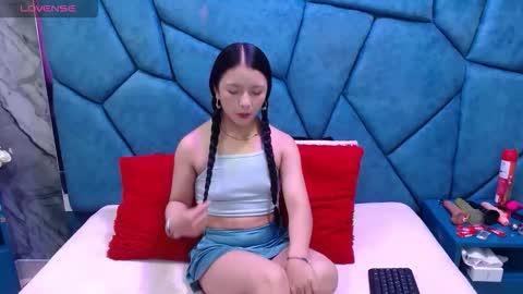 Snapshot of julieta_diamond chatting on April 21, 2:51 am Julieta online show from April 21, 2:51 am