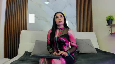 Snapshot of julieta_dupont chatting on April 14, 3:18 pm JULIETA online show from April 14, 3:18 pm