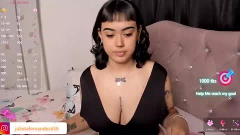 Snapshot of julieta_fernandez chatting on January 15, 10:46 pm Julieta Fernandez online show from January 15, 10:46 pm