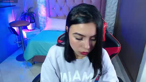 julieta_fn online show from April 29, 3:27 pm