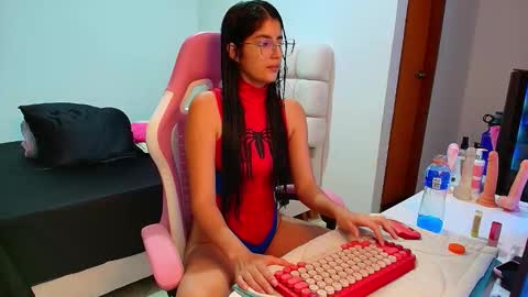 julieta_rose19 online show from December 2, 11:59 am