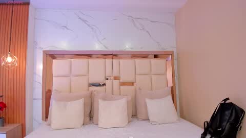     online show from February 19, 10:17 pm