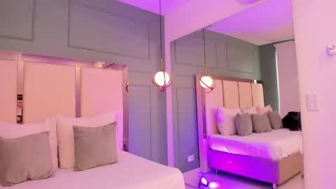 Snapshot of julieta_rose__ chatting on May 14, 8:26 pm online show from May 14, 8:26 pm