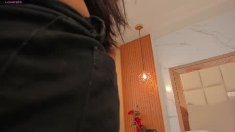 Snapshot of julieta_rose__ chatting on June 16, 10:23 pm online show from June 16, 10:23 pm