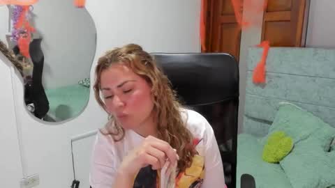 julieta_star69 online show from October 27, 11:09 pm