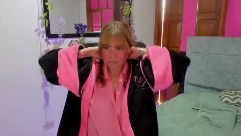 julieta_star69 online show from April 15, 6:59 pm