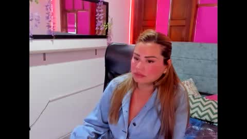 julieta_star69 online show from May 1, 7:07 pm