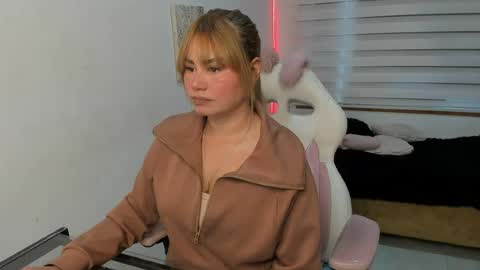 Snapshot of julieta_star69 chatting on June 15, 6:43 pm julieta_star69 online show from June 15, 6:43 pm