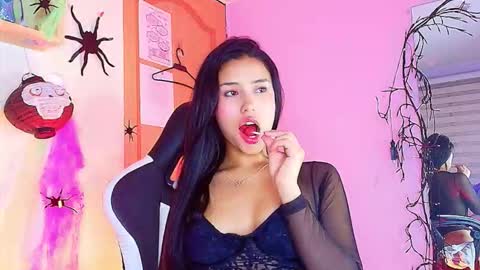 juli online show from October 11, 1:05 am