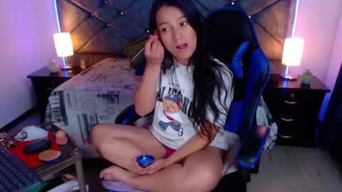 Snapshot of julietacollins06 chatting on December 2, 1:50 pm julietacollins06 online show from December 2, 1:50 pm