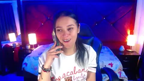 Snapshot of julietacollins06 chatting on May 6, 2:33 pm julietacollins06 online show from May 6, 2:33 pm