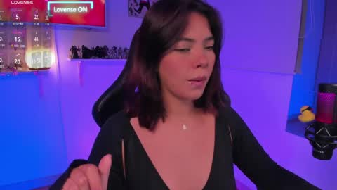 Snapshot of julietariverss chatting on April 18, 9:24 am Julieta online show from April 18, 9:24 am