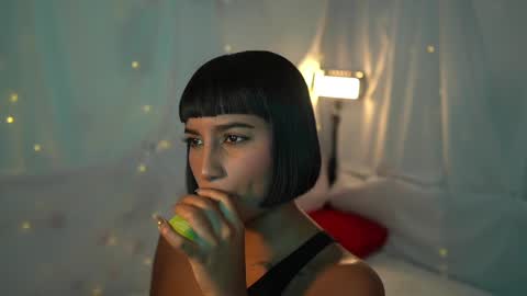 julietawinona online show from March 11, 9:04 pm