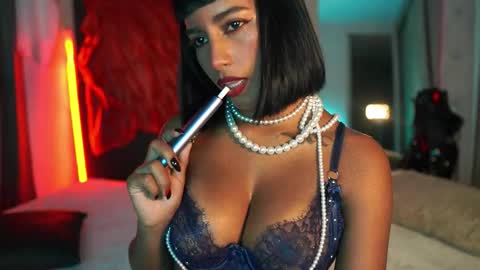 julietawinona online show from March 18, 10:35 pm