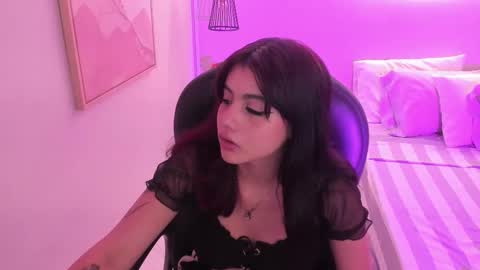 Julieth  online show from February 19, 7:43 pm