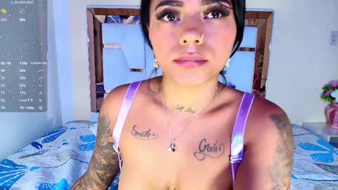 Snapshot of julieth_rossi chatting on March 7, 10:45 am julieth rossi online show from March 7, 10:45 am