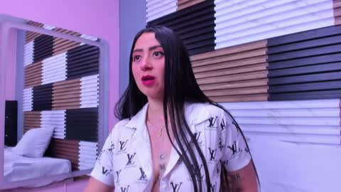 Snapshot of juliethcruz chatting on November 23, 12:38 pm online show from November 23, 12:38 pm