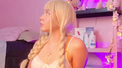 Snapshot of juliethmosss chatting on June 24, 9:58 pm Julieth online show from June 24, 9:58 pm