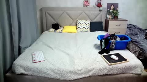 Snapshot of julietkalen chatting on January 19, 7:57 am Julietkitty online show from January 19, 7:57 am