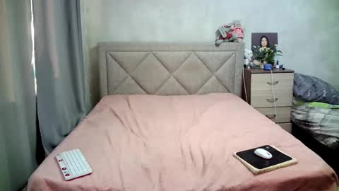 Snapshot of julietkalen chatting on February 24, 11:54 am Julietkitty online show from February 24, 11:54 am