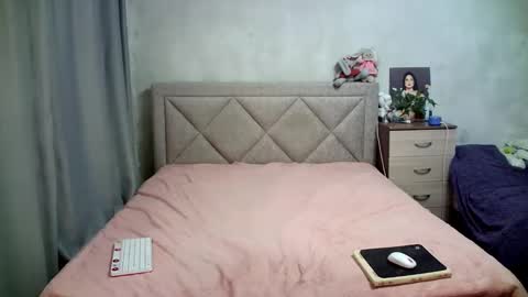 Snapshot of julietkalen chatting on February 26, 8:59 am Julietkitty online show from February 26, 8:59 am