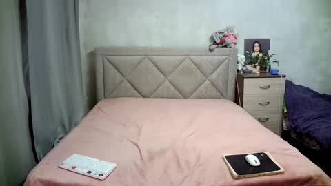 Snapshot of julietkalen chatting on February 27, 8:17 am Julietkitty online show from February 27, 8:17 am