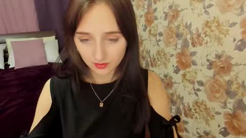 julietmonli online show from September 27, 3:22 am