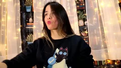 Snapshot of julietta__jackson chatting on May 10, 10:15 pm Julietta Jackson online show from May 10, 10:15 pm