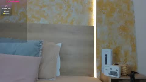 Snapshot of julietta_pink chatting on July 19, 12:09 pm Julieta online show from July 19, 12:09 pm