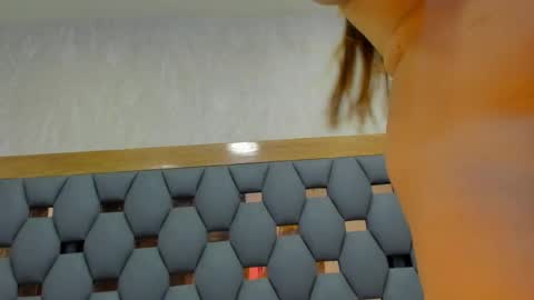 Snapshot of juliette_pretty_ chatting on May 5, 7:11 pm juliette_pretty_ online show from May 5, 7:11 pm
