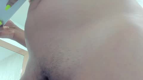Snapshot of juliette_pretty_ chatting on May 18, 7:52 pm juliette_pretty_ online show from May 18, 7:52 pm