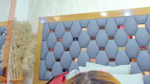 Snapshot of juliette_pretty_ chatting on June 19, 7:06 pm juliette_pretty_ online show from June 19, 7:06 pm
