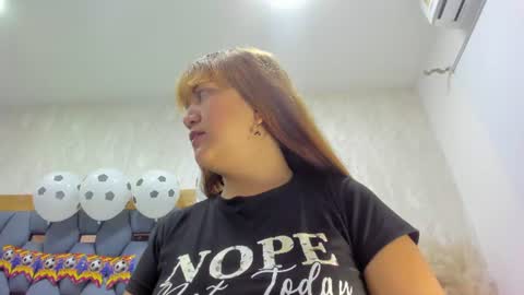 Snapshot of juliette_pretty_ chatting on July 1, 7:13 pm juliette_pretty_ online show from July 1, 7:13 pm