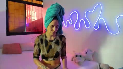 juliette online show from November 1, 7:05 pm