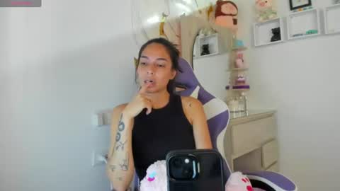 Snapshot of juliette_sweet05 chatting on July 28, 8:52 pm juliette online show from July 28, 8:52 pm