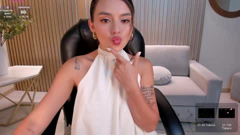 Snapshot of juliettemoreaux chatting on April 9, 8:14 pm Juliette Moreau online show from April 9, 8:14 pm