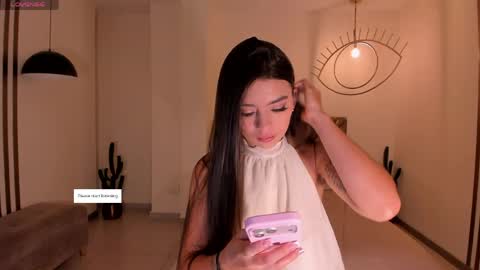 Snapshot of juliettemoreaux chatting on May 3, 11:27 am Juliette Moreau online show from May 3, 11:27 am