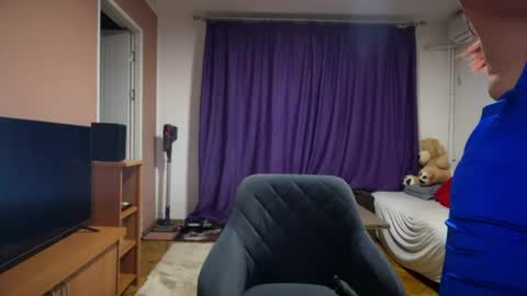 Snapshot of julietterosie chatting on June 12, 9:14 pm Rose online show from June 12, 9:14 pm